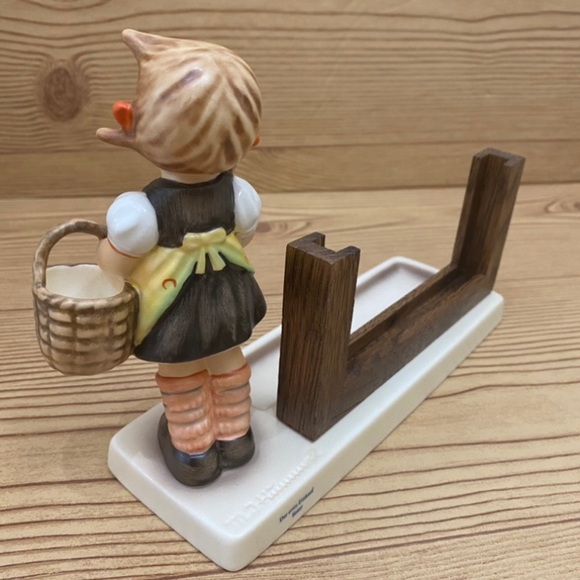 Vintage Hummel Goebel 788/B Sister Perpetual Calendar Collectible Figurine - Picture 8 of 15